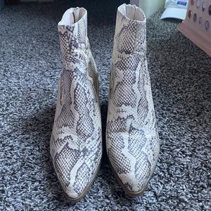FOREVER 21 Snake Skin Boots